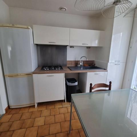 Maison 2 chambres, terrain et bois