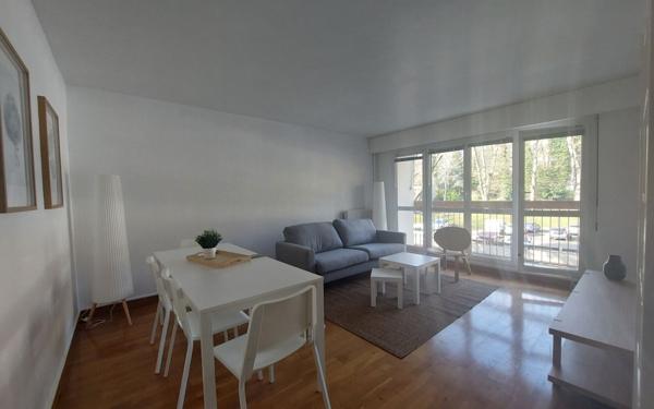 Appartement à louer    4 pièces •  Évry