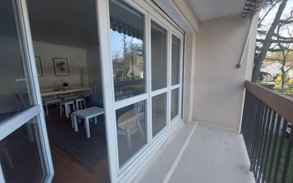 Appartement à louer    4 pièces •  Évry