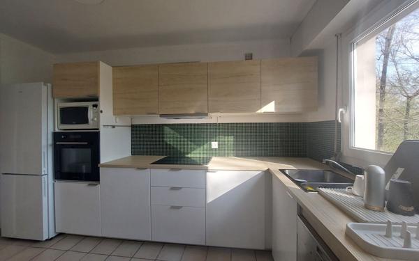 Appartement à louer    4 pièces •  Évry