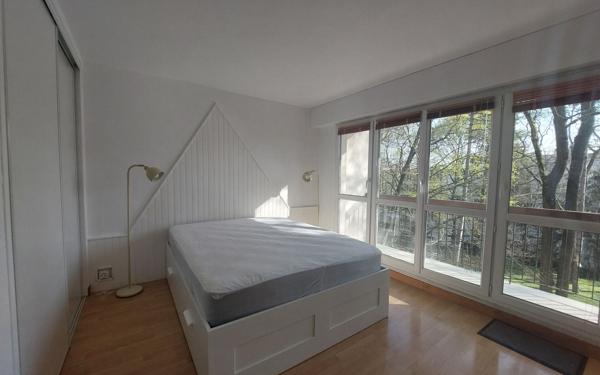 Appartement à louer    4 pièces •  Évry