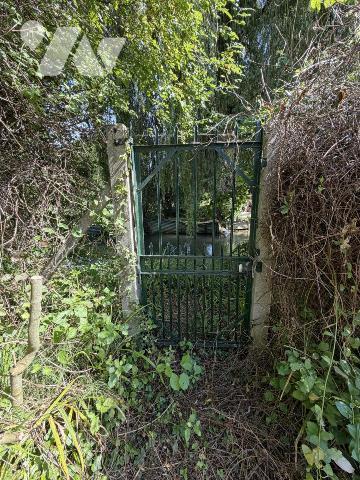 CORBIE - EXCLUSIVITE - LONGERE EN BRIQUES A RENOVER - MAGNIFIQUE JARDIN DE 4200 m² - ACCES RIVIERE