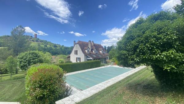 Maison à vendre |  Saint-Céré |  8 pièces | 285 m²