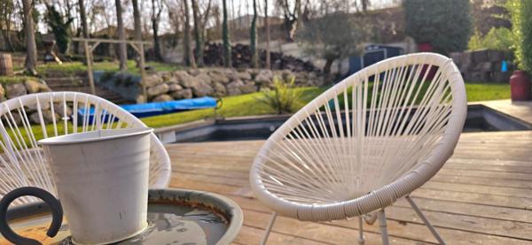 CHARTRES : Magique maison contemporaine 185m² avec piscine sur terrain boisé d'env. 1700m²