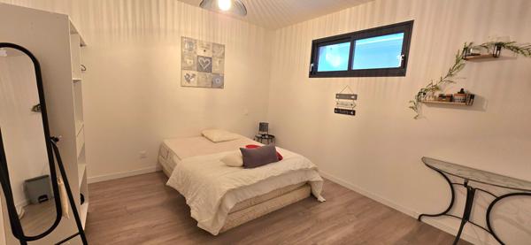 CHARTRES : Magique maison contemporaine 185m² avec piscine sur terrain boisé d'env. 1700m²