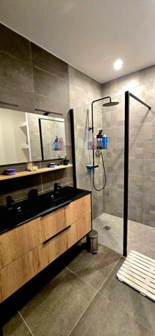 CHARTRES : Magique maison contemporaine 185m² avec piscine sur terrain boisé d'env. 1700m²