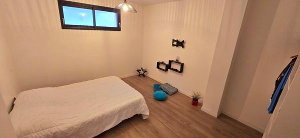 CHARTRES : Magique maison contemporaine 185m² avec piscine sur terrain boisé d'env. 1700m²