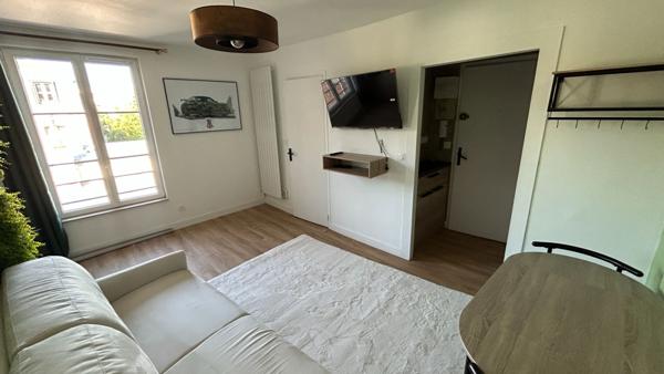 Studio meublé récent 18.80 m2 - centre ville proche Tribunal
