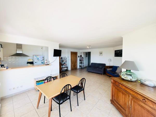 APPARTEMENT DE 101M2 VUE MER ET RIVIERE