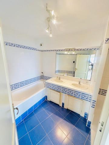 APPARTEMENT DE 101M2 VUE MER ET RIVIERE