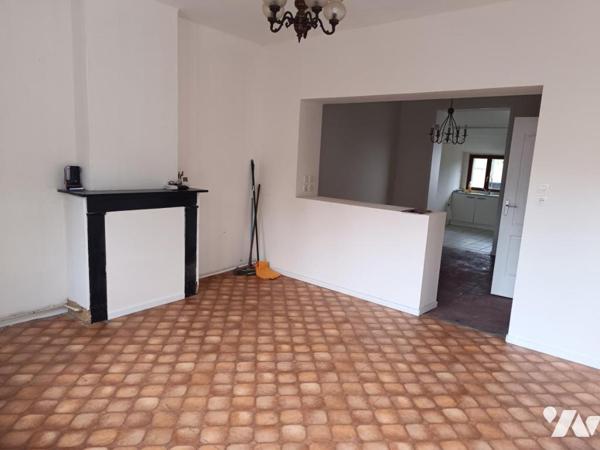 À VENDRE – BÉTHUNE – MAISON DE VILLE AVEC COUR ET JARDIN
