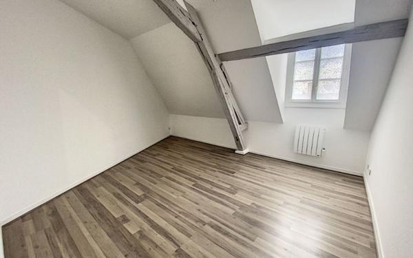 Appartement à louer    3 pièces •  Patay