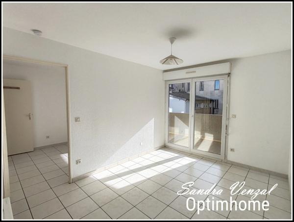 APPARTEMENT de type 2, 30m2 environ, d'exposition PLEIN SUD avec BALCON , ASCENSEUR et PARKING –