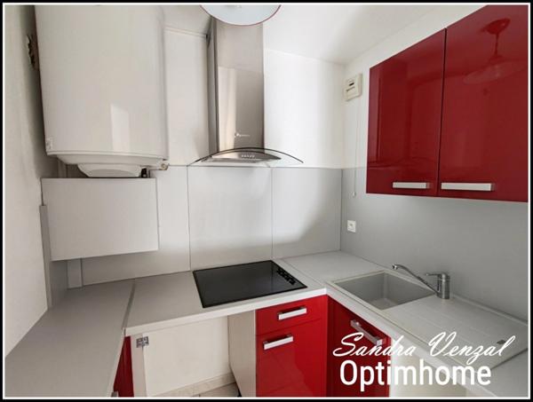 APPARTEMENT de type 2, 30m2 environ, d'exposition PLEIN SUD avec BALCON , ASCENSEUR et PARKING –