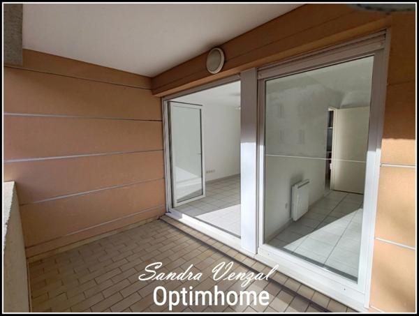 APPARTEMENT de type 2, 30m2 environ, d'exposition PLEIN SUD avec BALCON , ASCENSEUR et PARKING –