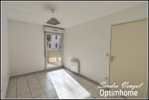 APPARTEMENT de type 2, 30m2 environ, d'exposition PLEIN SUD avec BALCON , ASCENSEUR et PARKING –