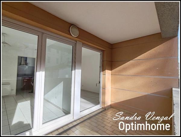 APPARTEMENT de type 2, 30m2 environ, d'exposition PLEIN SUD avec BALCON , ASCENSEUR et PARKING –