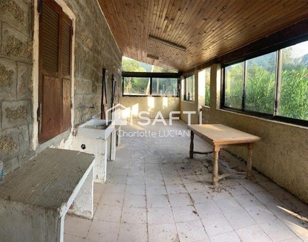 Maison 130 m2 à rénover, + dépendances