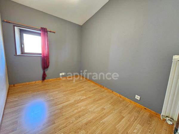 Maison à vendre 4 pièces de 80 m² PANISSIERES (42)