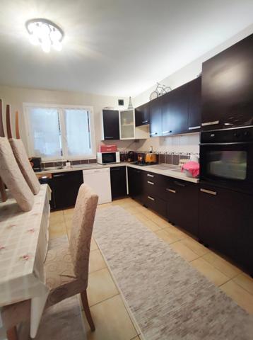 NEVERS – APPARTEMENT ENTIÈREMENT RÉNOVÉ DE 135 M² AVEC TERRASSE COUVERTE – IDÉAL FAMILLE / INVESTISSEUR