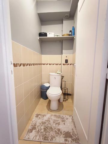 NEVERS – APPARTEMENT ENTIÈREMENT RÉNOVÉ DE 135 M² AVEC TERRASSE COUVERTE – IDÉAL FAMILLE / INVESTISSEUR
