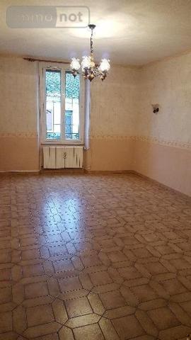 Maison à louer à Fillé dans la Sarthe (72210), ref : 001/1174   
centre bourg