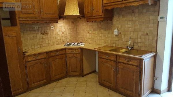 Maison à louer à Fillé dans la Sarthe (72210), ref : 001/1174   
centre bourg