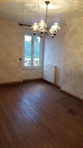 Maison à louer à Fillé dans la Sarthe (72210), ref : 001/1174   
centre bourg