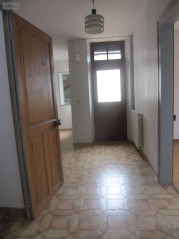 Maison à louer à Fillé dans la Sarthe (72210), ref : 001/1174   
centre bourg