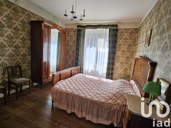 Maison 11 pièces de 220 m² à Lacaune (81230)