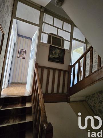 Maison 11 pièces de 220 m² à Lacaune (81230)