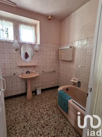 Maison 11 pièces de 220 m² à Lacaune (81230)