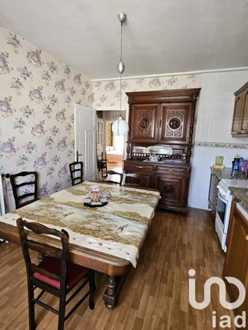 Maison 11 pièces de 220 m² à Lacaune (81230)