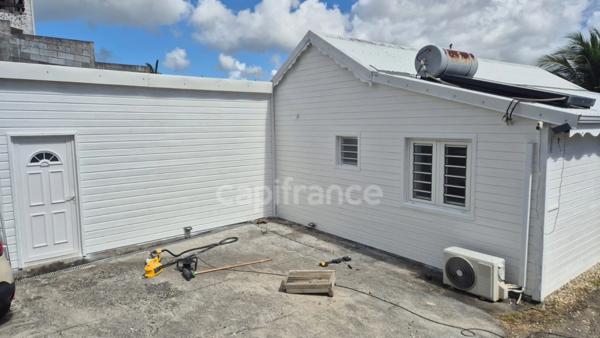 Sainte-Anne – Charmante maison avec piscine, bungalow indépendant et jardin tropical