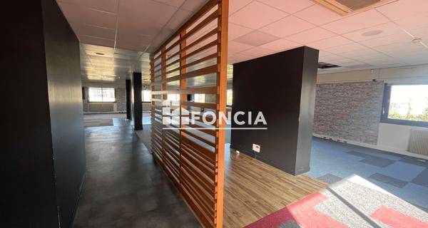 À vendre Local commercial 335 m² - Niort 79000