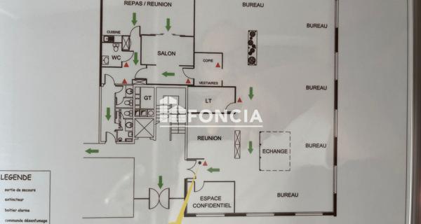 À vendre Local commercial 335 m² - Niort 79000