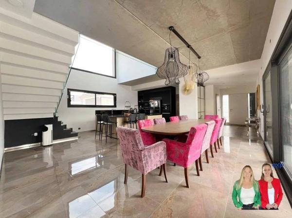 Maison contemporaine avec piscine & spa – 7 pièces