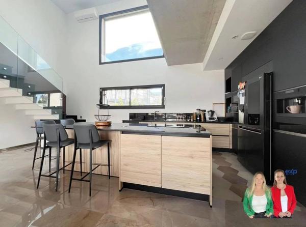 Maison contemporaine avec piscine & spa – 7 pièces