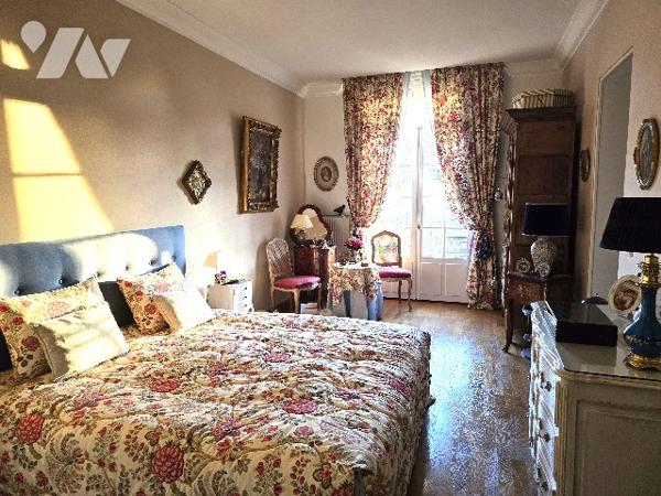 Appartement de 9 pièces de 167 m² .