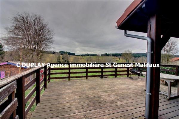 Marlhes 42660 dans un hameau à 1,5 km du centre du village, maison traditionnelle sur sous-sol  124m² habitables 4 chambres sur 1600m² de terrain plat