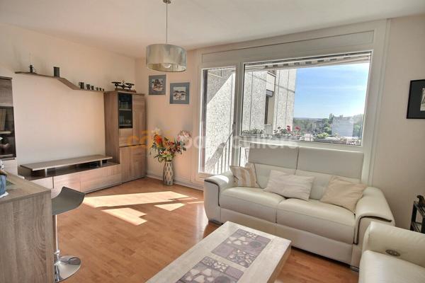 Vente
                Appartement101 m² - 5 Pièces -
                    FONTENAY AUX ROSES (92260)