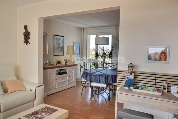 Vente
                Appartement101 m² - 5 Pièces -
                    FONTENAY AUX ROSES (92260)