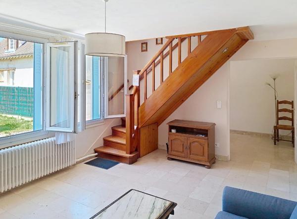 Maison 6 pieces 100 m2 quartier Beau Soleil terrain 515 m2 arbore