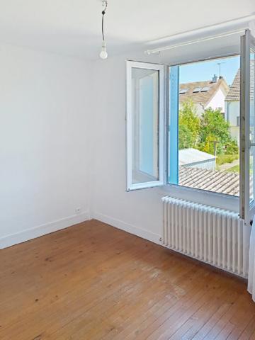 Maison 6 pieces 100 m2 quartier Beau Soleil terrain 515 m2 arbore