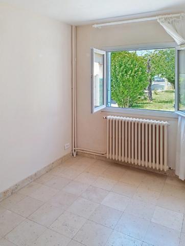 Maison 6 pieces 100 m2 quartier Beau Soleil terrain 515 m2 arbore