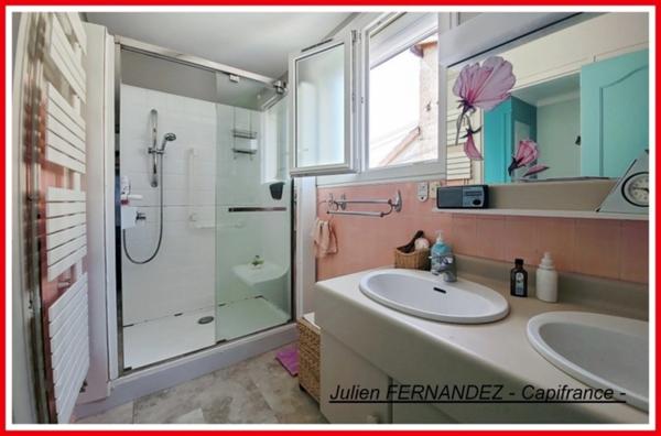 Dpt Vienne (86), à vendre CHÂTELLERAULT maison P8 de 140m² - Terrain de 872m²