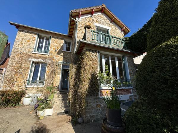 MAISON EN PIERRES MEULIERES AVEC SOUS-SOL TOTAL, 4 CHAMBRES