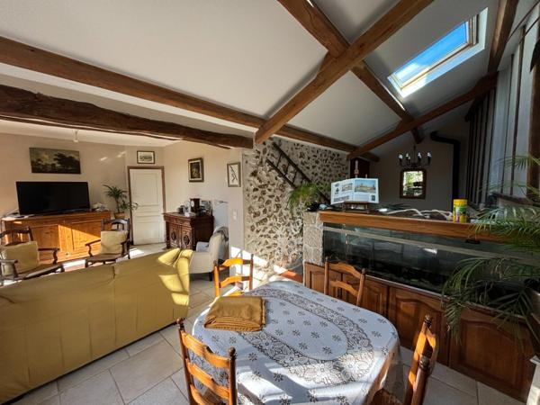 MAISON EN PIERRES MEULIERES AVEC SOUS-SOL TOTAL, 4 CHAMBRES
