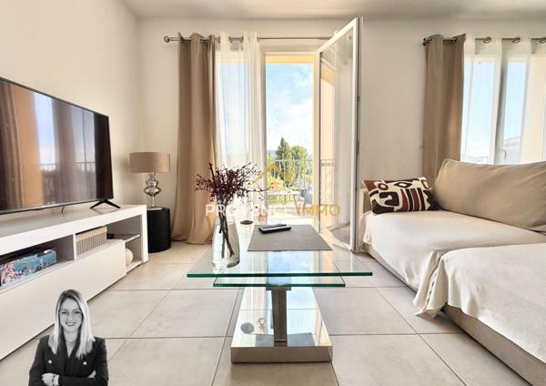 Eyguières (13430) Sublime appartement lumineux avec terrasse et box, en CENTRE VILLE