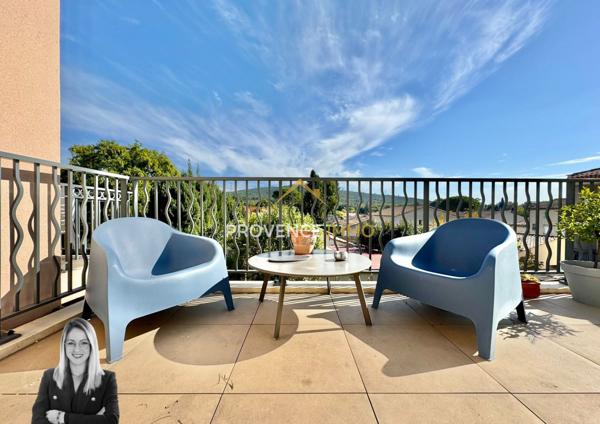 Eyguières (13430) Sublime appartement lumineux avec terrasse et box, en CENTRE VILLE